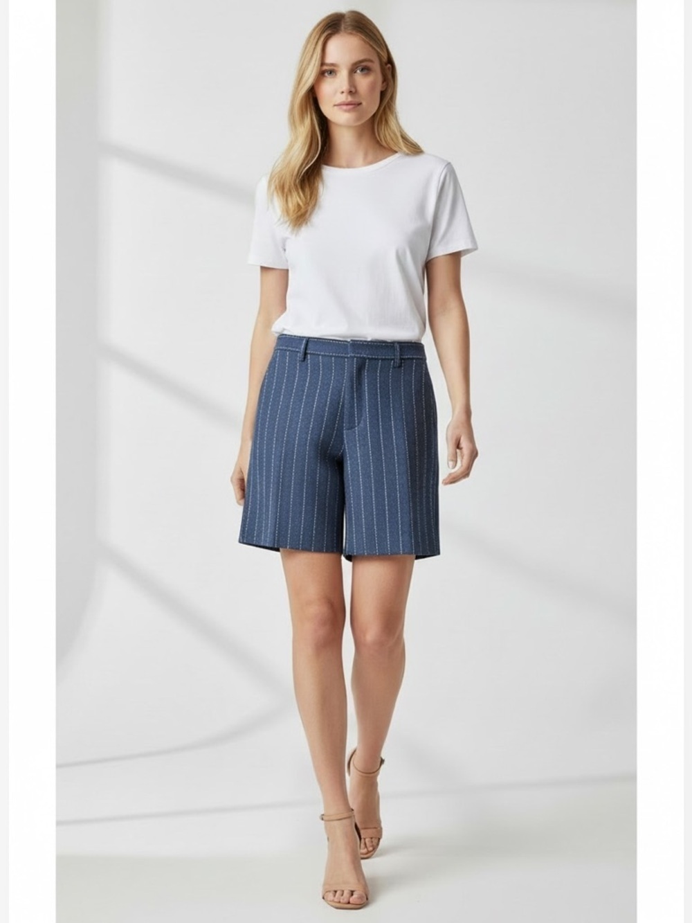 Banana Republic Tailored City Shorts Navy Blue & White Stripes Size 0